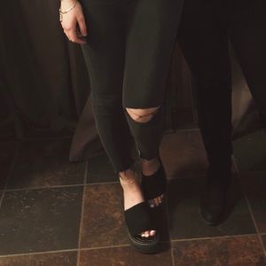Chunky 90s Black Platform Slides/Sandals